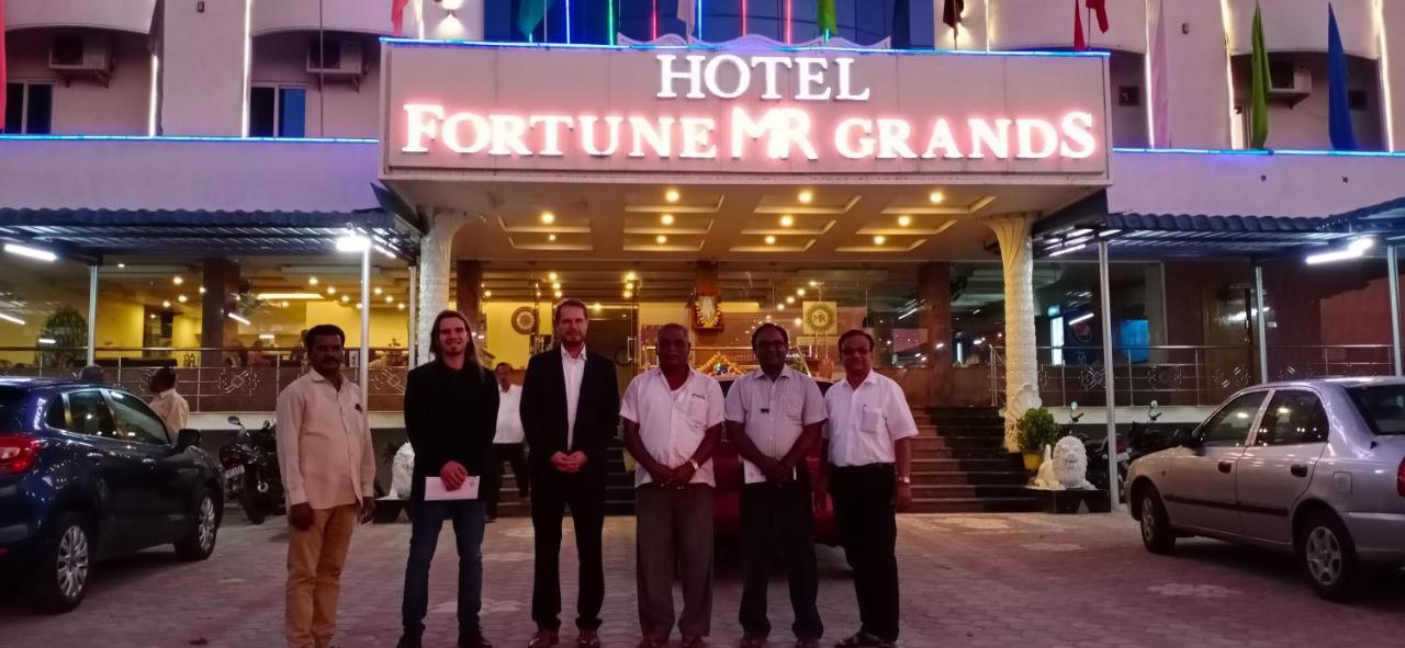 Hotel Fortune M R Grands Suluru Extérieur photo